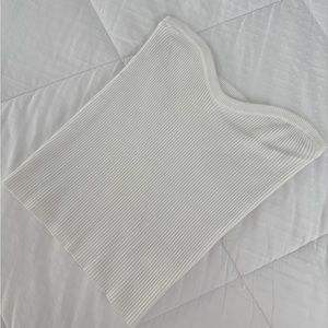 Ribbed tube top with sweetheart neckline